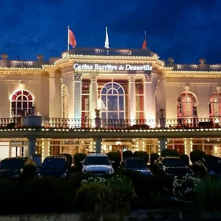 Le Camaieu Deauville Esterno foto